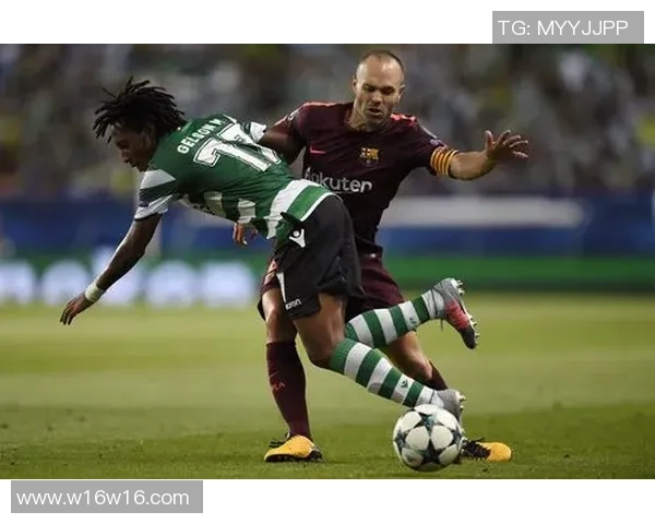 足球明星西装合照展现风采与魅力的精彩瞬间